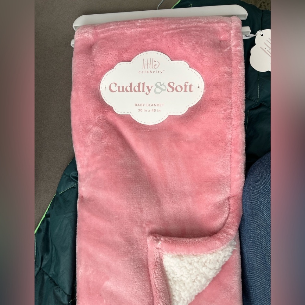 Cuddly & soft baby blanket - NWT